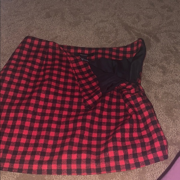 forever 21 red and black plaid skirt size small - Picture 1 of 2